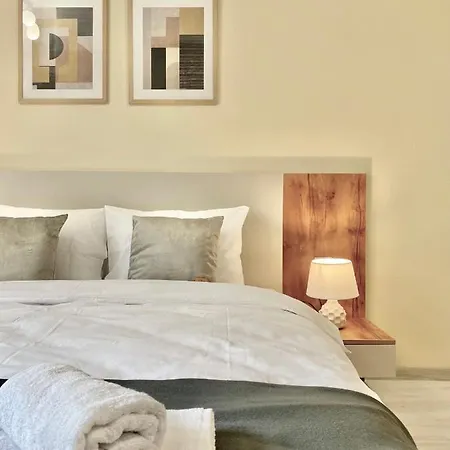 Beautiful & Comfy For 4 Guest And Free Parking Апартаменты *