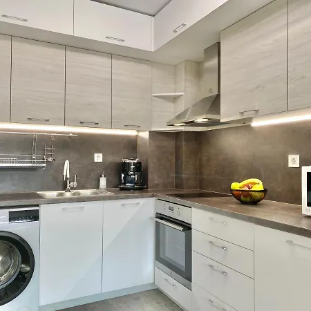 Апартаменты Beautiful & Comfy For 4 Guest And Free Parking Пловдив