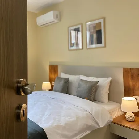 Beautiful & Comfy For 4 Guest And Free Parking Апартаменты *