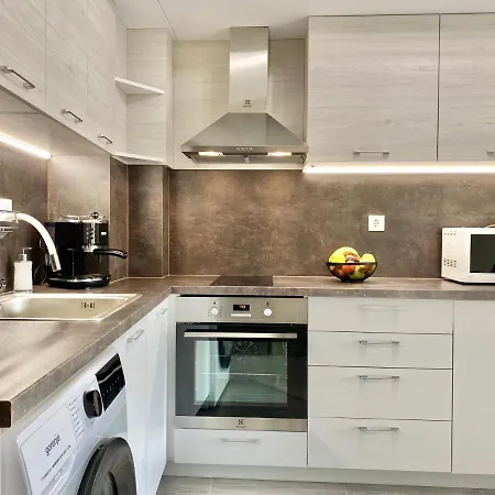 Beautiful & Comfy For 4 Guest And Free Parking Пловдив