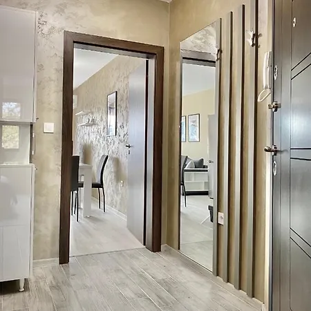 Beautiful & Comfy For 4 Guest And Free Parking Апартаменты