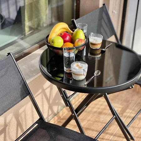 Beautiful & Comfy For 4 Guest And Free Parking *