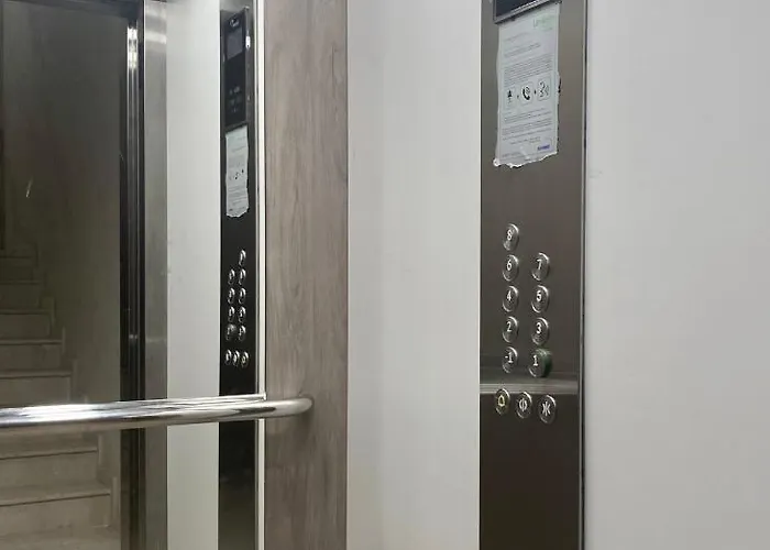 Beautiful & Comfy For 4 Guest And Free Parking *