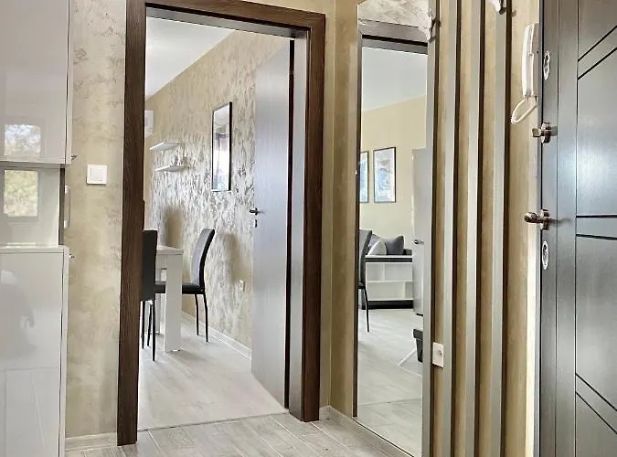 Beautiful & Comfy For 4 Guest And Free Parking דירה