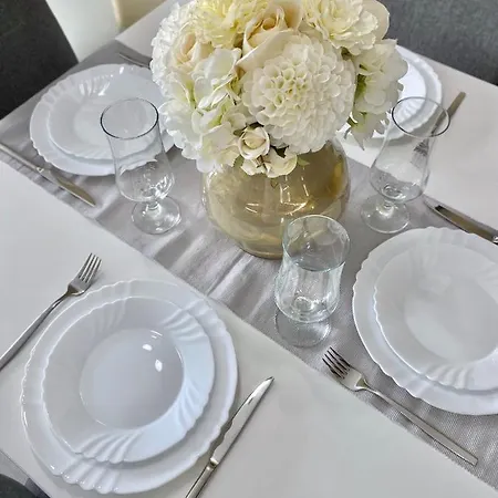 Beautiful & Comfy For 4 Guest And Free Parking شقة بلوفديف