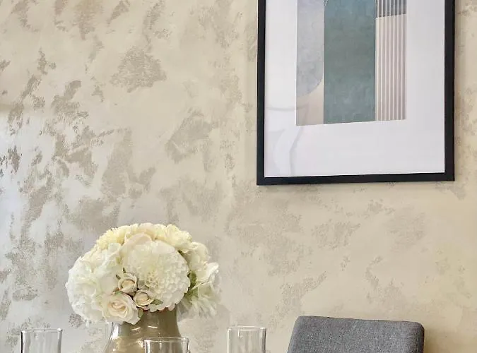 Beautiful & Comfy For 4 Guest And Free Parking Apartment