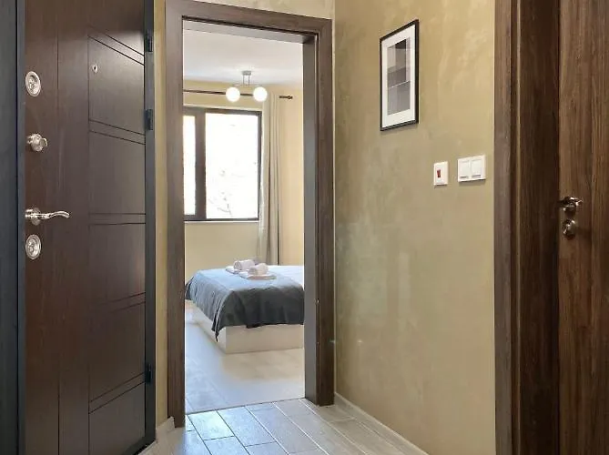 Beautiful & Comfy For 4 Guest And Free Parking Apartment