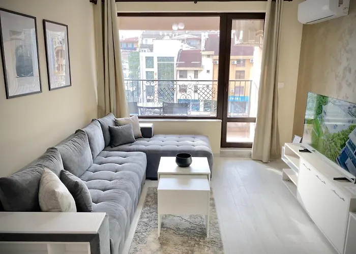 Beautiful & Comfy For 4 Guest And Free Parking Apartment *