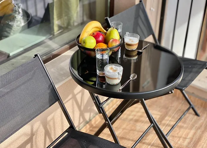 Beautiful & Comfy For 4 Guest And Free Parking *